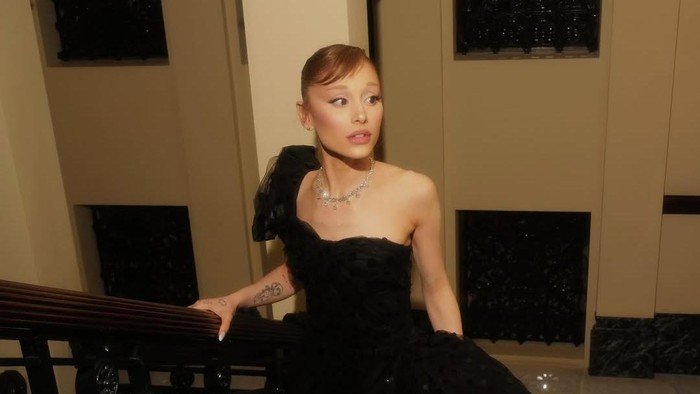 Mengenal Johnson Wen, Pyjama Man yang Viral karena Menyerang Ariana Grande di Singapura