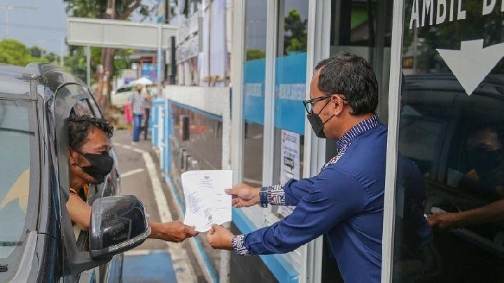 Urus E-KTP Lebih Cepat, Disdukcapil Bekasi Luncurkan Layanan Drive Thru
