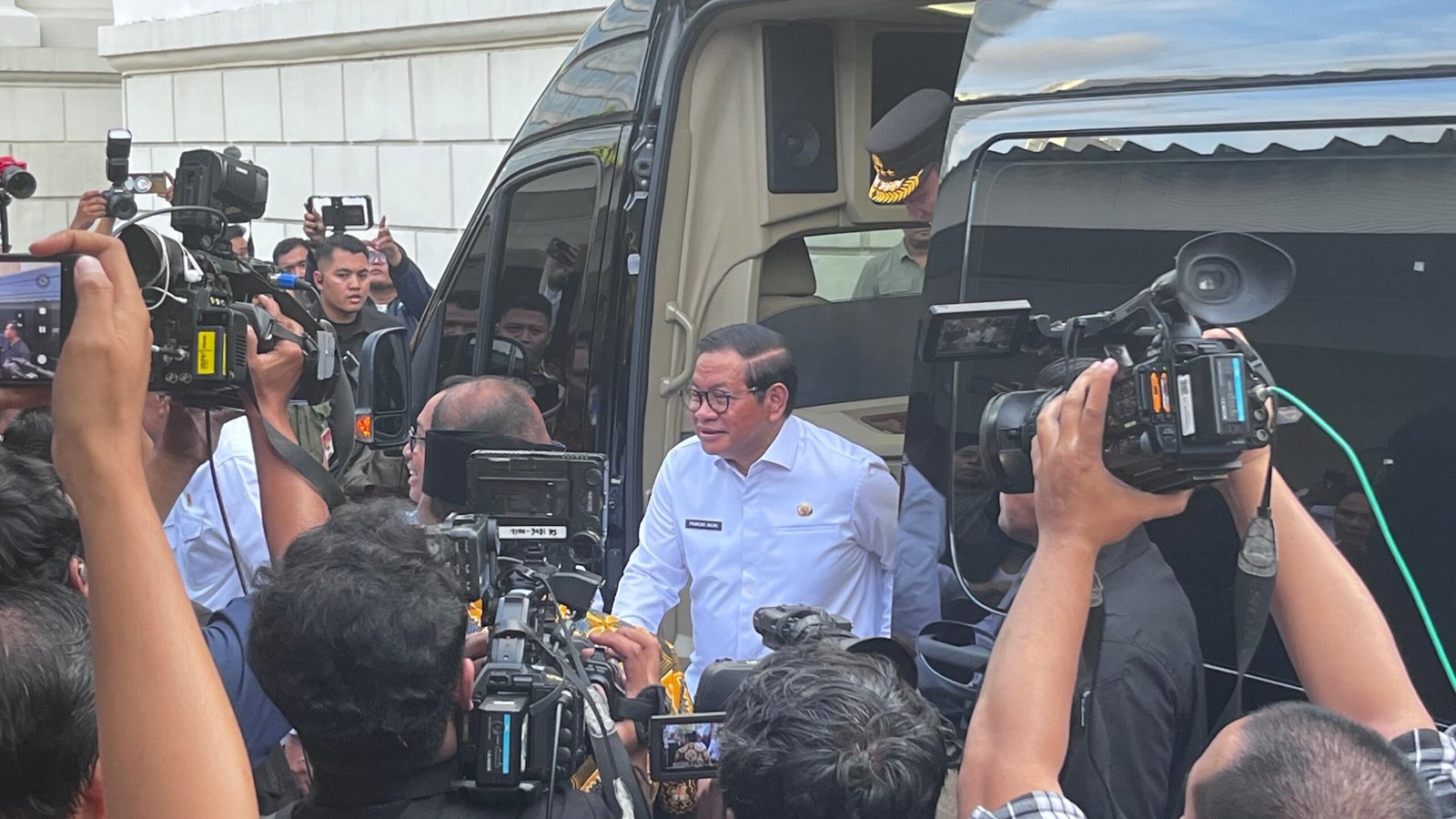 Resmi, Pramono Anung Tetapkan UMP Jakarta Terbaru yang Mulai Berlaku Januari 2026