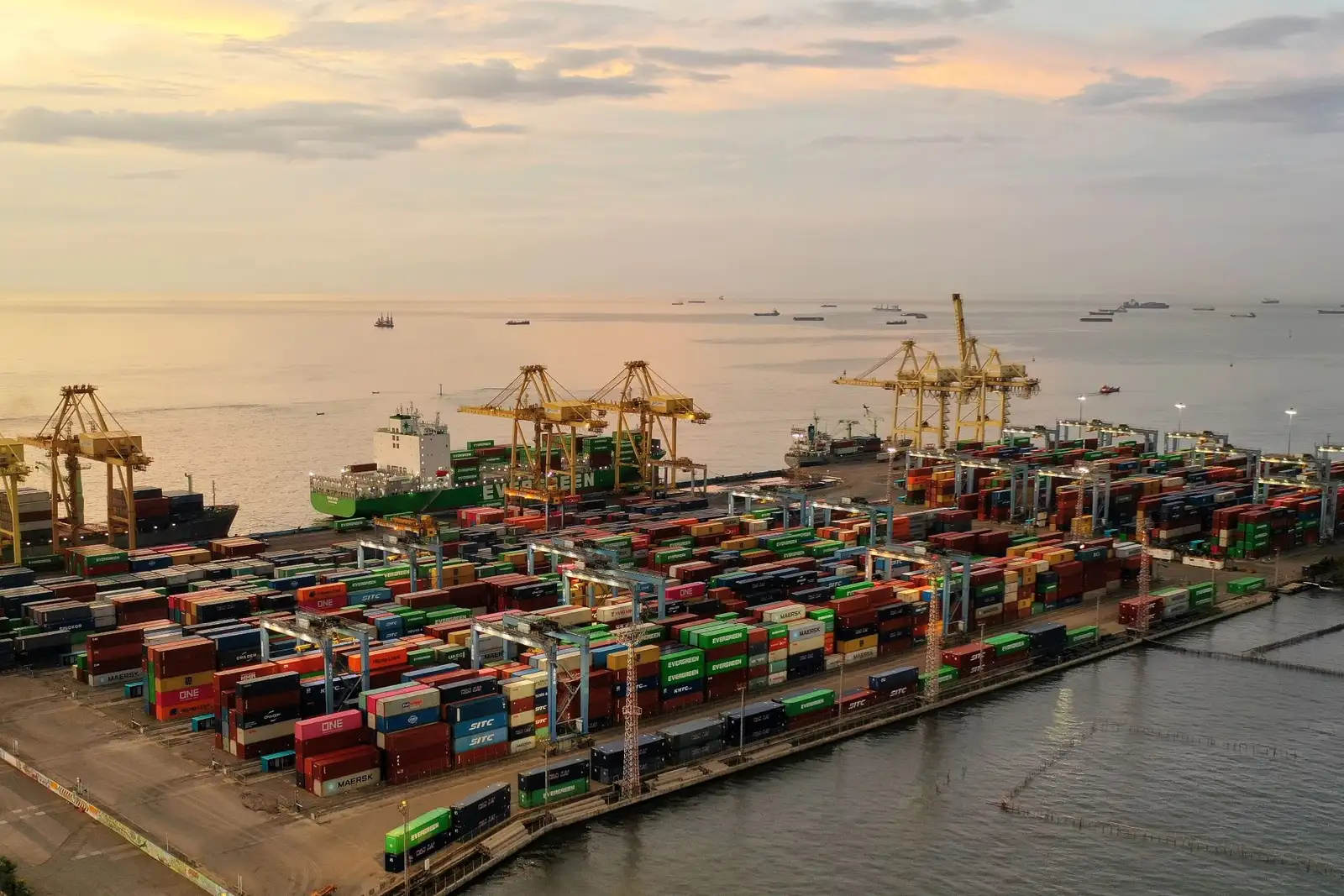 Pelindo Petikemas Gratiskan Biaya Layanan untuk Bantuan Bencana Aceh dan Sumatra