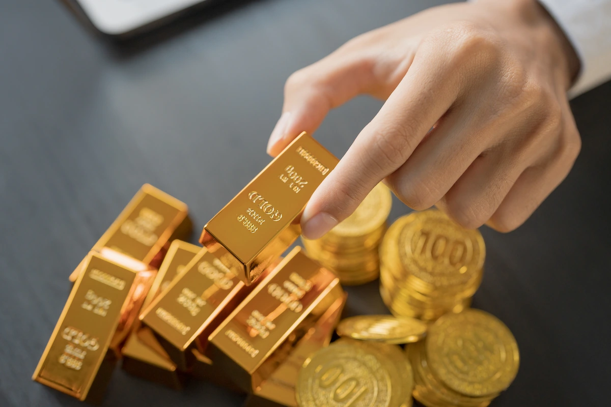 Harga Emas di Pegadaian Kompak Turun, Antam Sentuh Rp3,004 Juta per Gram Hari Ini Jumat 17 April 2026