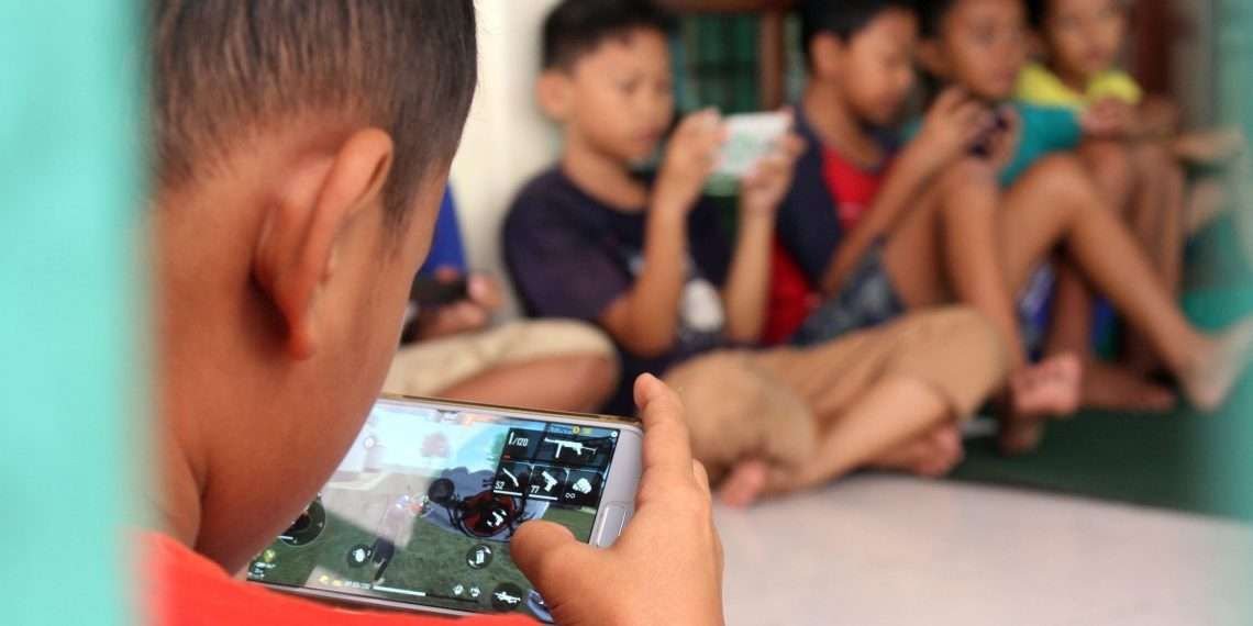 Wamendikdasmen Sebut Gawai Menggerus Interaksi Sosial Siswa di Sekolah