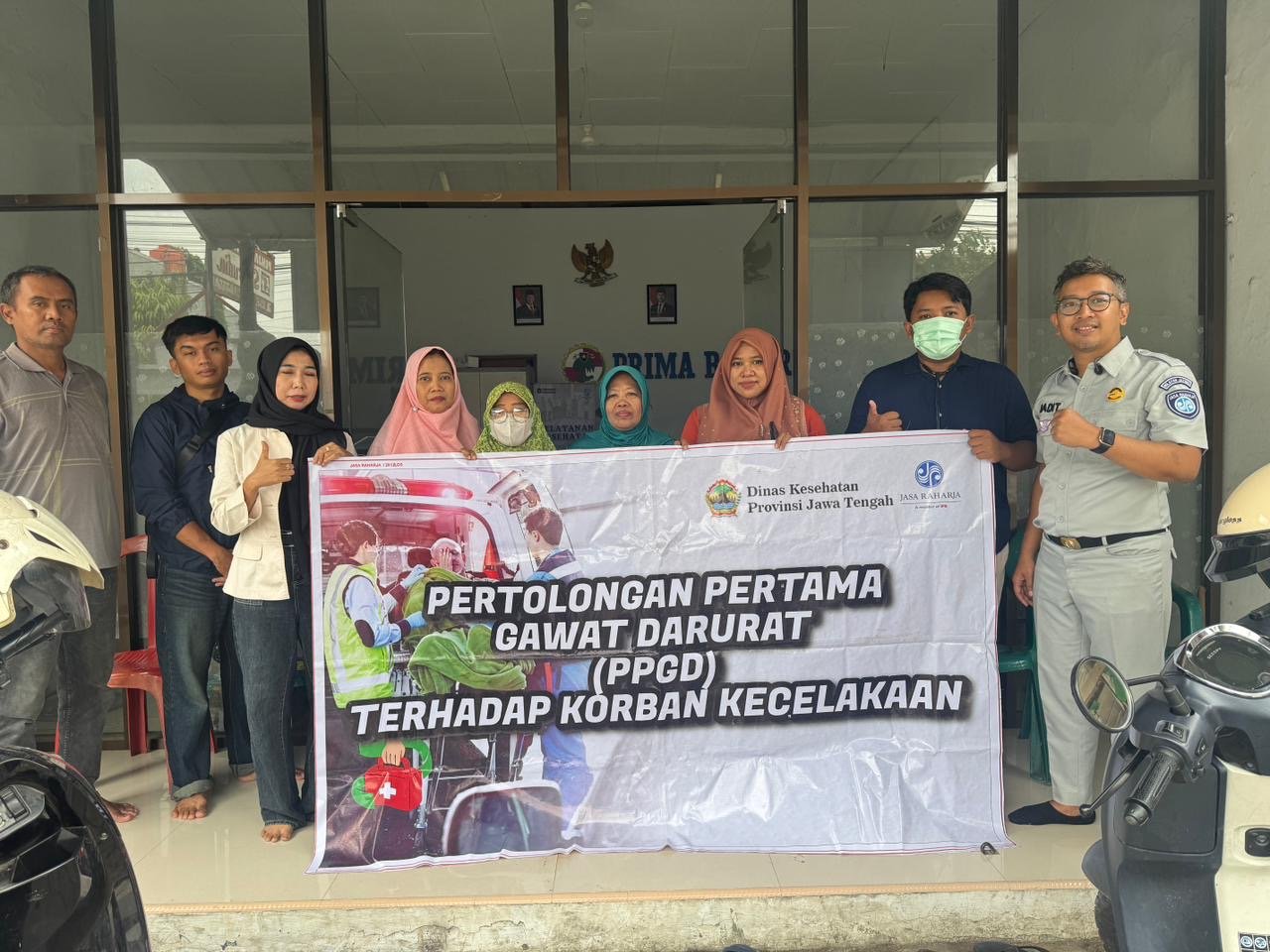Sinergi Keselamatan di Tegal: Jasa Raharja Pekalongan Bekali Sopir Angkutan Pelatihan PPGD dan Layanan Kesehatan Gratis