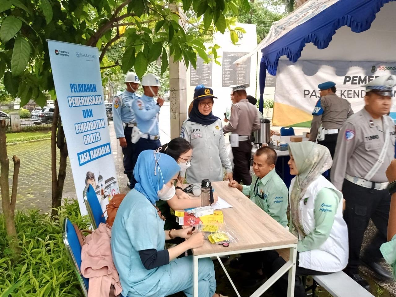 Perkuat Kolaborasi, Jasa Raharja Bandung Gelar Pengobatan Gratis MUKL Dalam Operasi Gabungan Bersama Tim Pembina Samsat Padjajaran