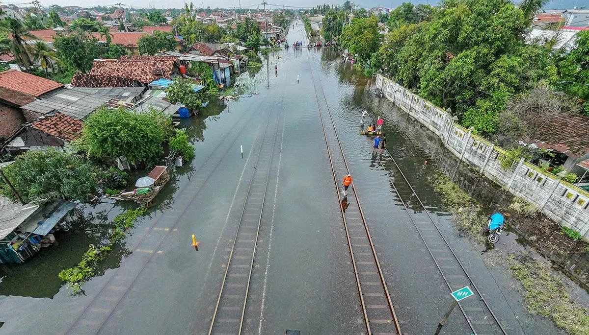 Pastikan Keamanan Lintas, KAI Intensifkan Pemulihan Jalur KA Pasca Banjir