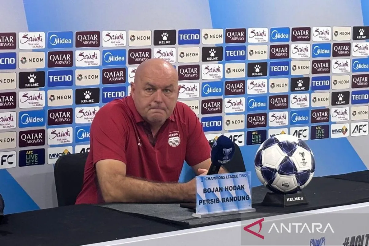 Bojan Hodak Minta PT LIB Sesuaikan Jadwal Liga demi Dukung Persib di ACL Two