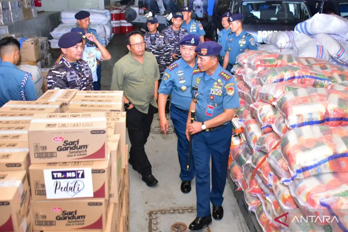 Akabri 1989 Salurkan Paket Sembako untuk Korban Bencana di Sumatera