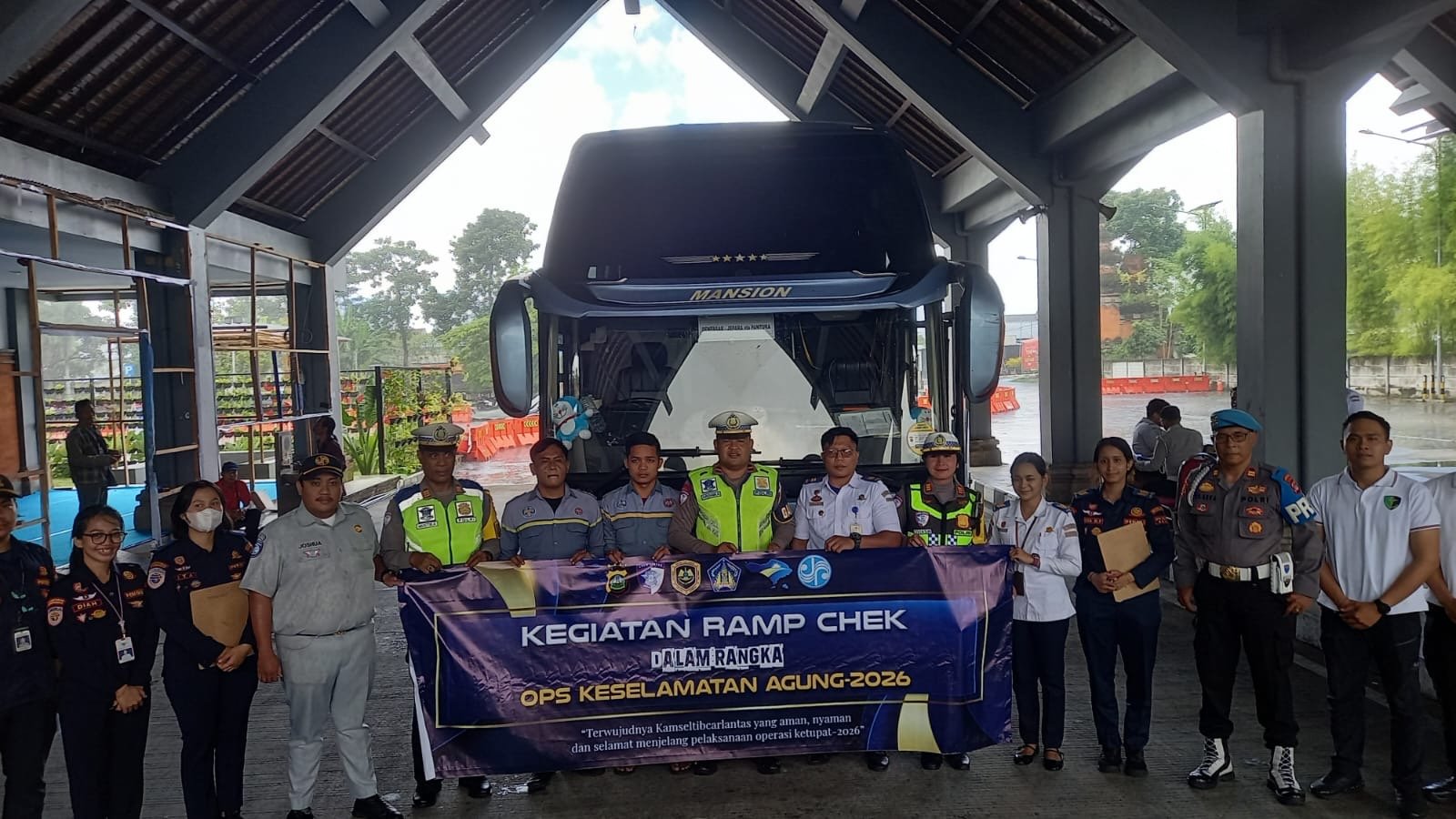 Petugas Jasa Raharja Samsat Badung Ikut Serta Giat Ramp Check di Terminal Mengwi