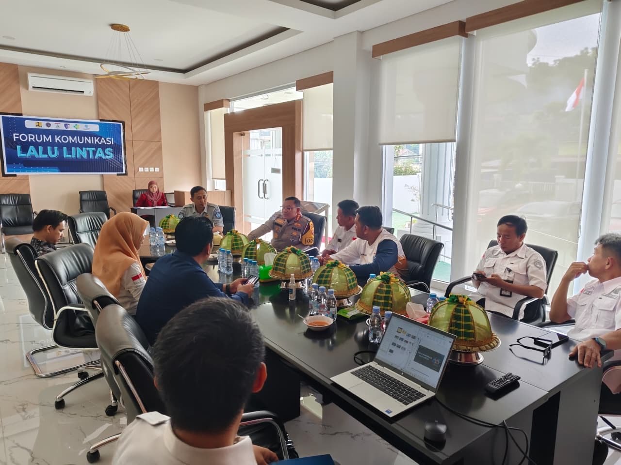 Perkuat Sinergi Keselamatan Berkendara : Jasa Raharja Cabang Mamuju Melaksanakan Rapat Forum Komunikasi Lalu Lintas (FKLL) Jelang Arus Mudik Lebaran 2026