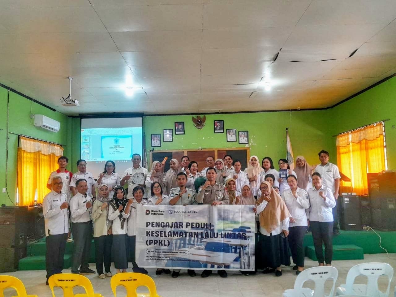 Program Pengajar Peduli Keselamatan Lalu Lintas: Jasaraharja Cabang Tarakan Bersinergi Dengan Unit Kamsel Polres Malinau Di Sman 1 Malinau