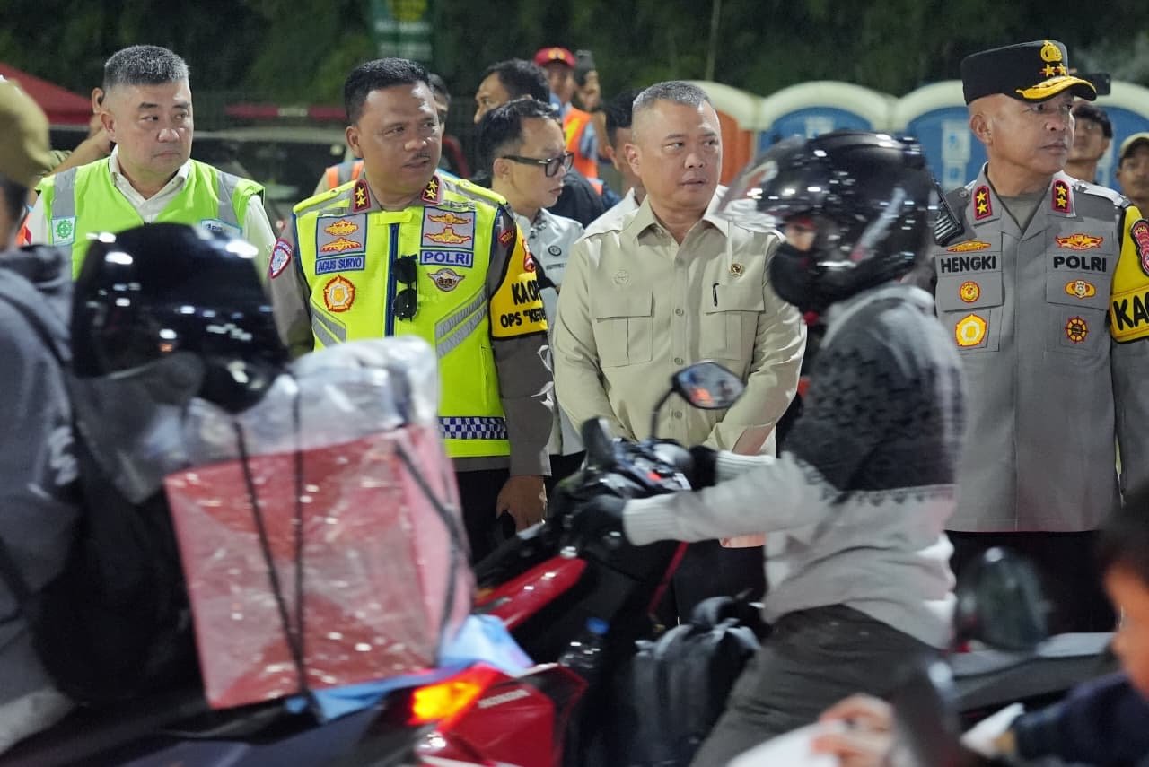 Pantau Pelabuhan Merak dan Ciwandan, Kakorlantas Pastikan Arus Mudik Jalur Penyeberangan Terkendali
