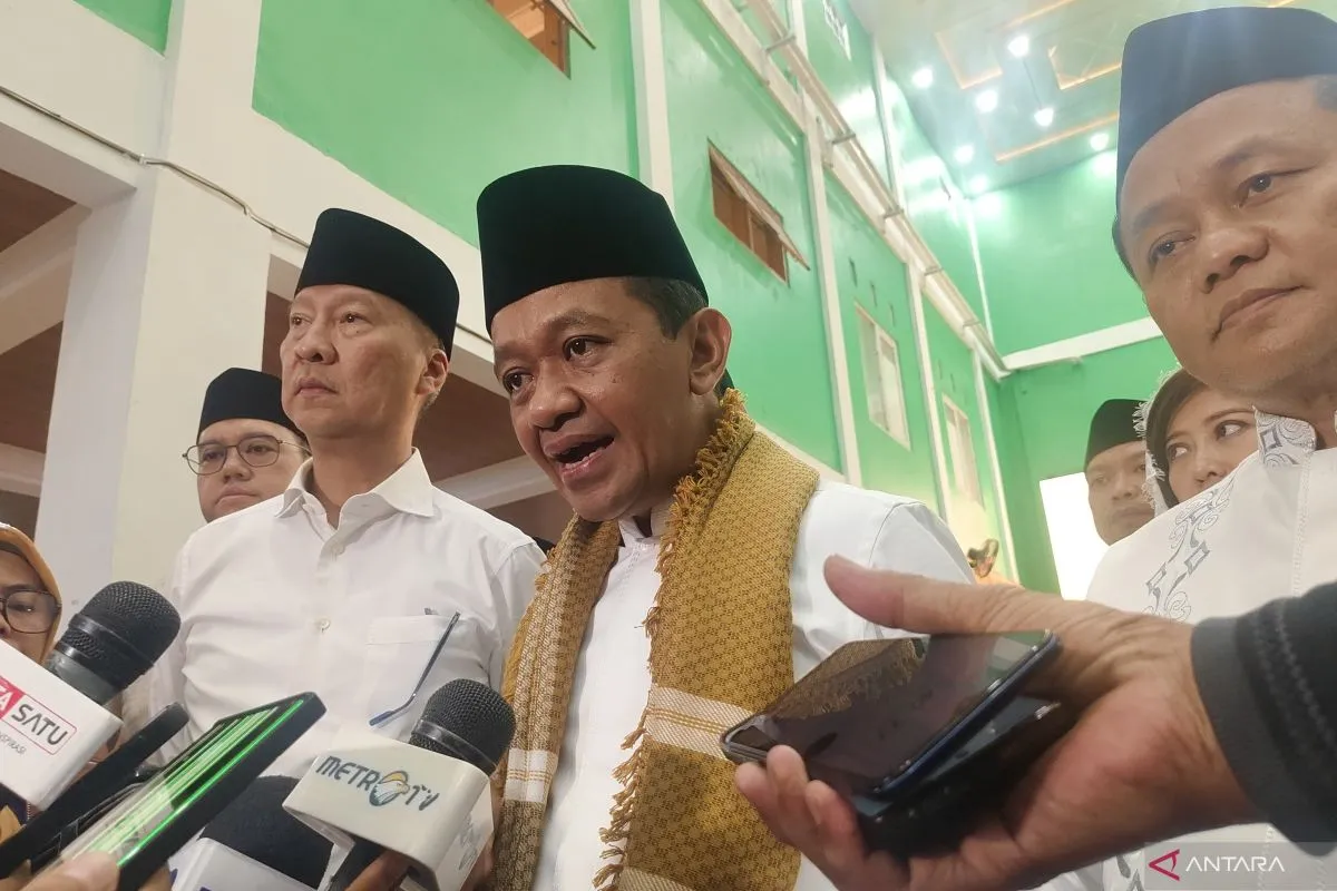 Bahlil Sebut Pesantren Punya Peran Penting Tanamkan Nilai Nasionalisme