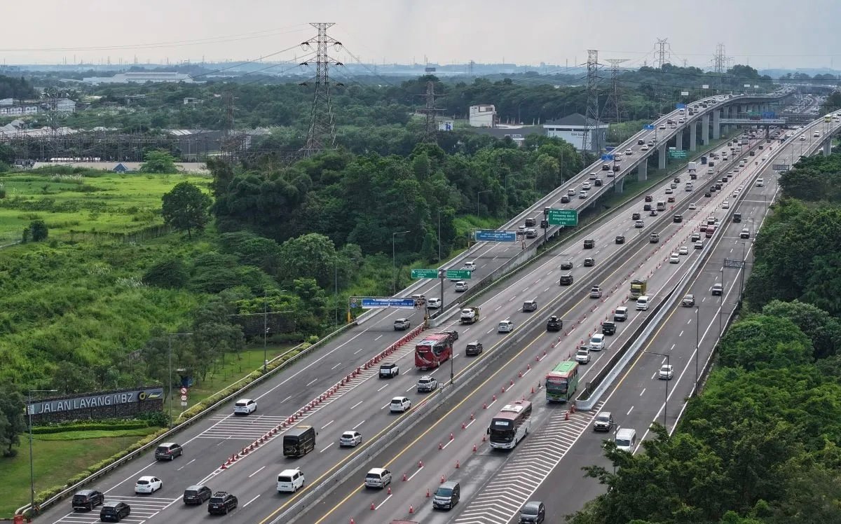 53.976 Unit Kendaraan Padati Tol MBZ Menjelang Puncak Arus Balik