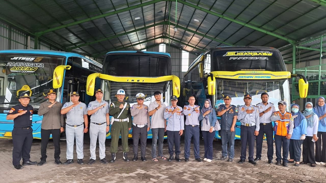 Upaya Peningkatan Keselamatan Lalu Lintas, Jasa Raharja Cabang Cirebon Gelar Ramp Check di PT Aka Panorama Wisata dan PT Bukit Jaya Mandiri Kab Kuningan