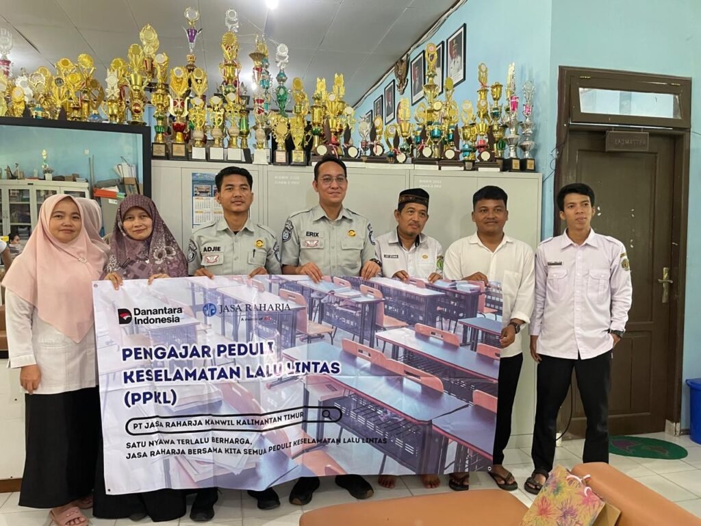 Perkuat Budaya Selamat di Kalangan Pelajar, PT Jasa Raharja Kanwil Kalimantan Timur Gelar PPKL di SMA Negeri 8 Penajam