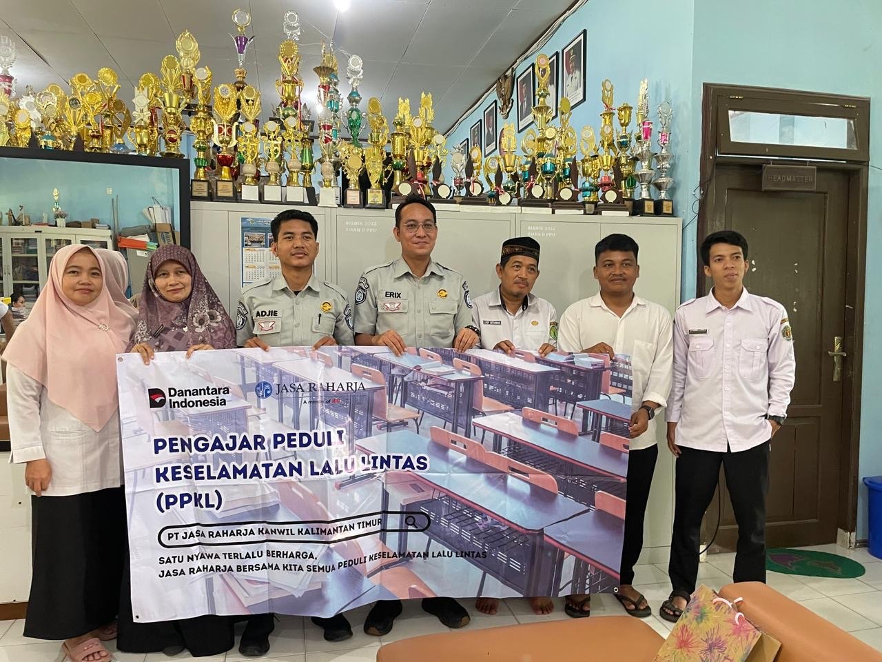 Perkuat Budaya Selamat di Kalangan Pelajar, PT Jasa Raharja Kanwil Kalimantan Timur Gelar PPKL di SMA Negeri 8 Penajam