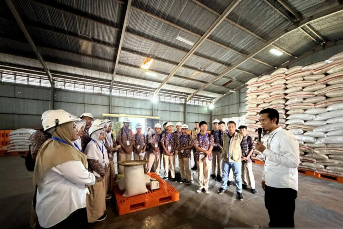 Bulog Jamin Ketersediaan Beras Untuk Warga Pulau Terluar Indonesia