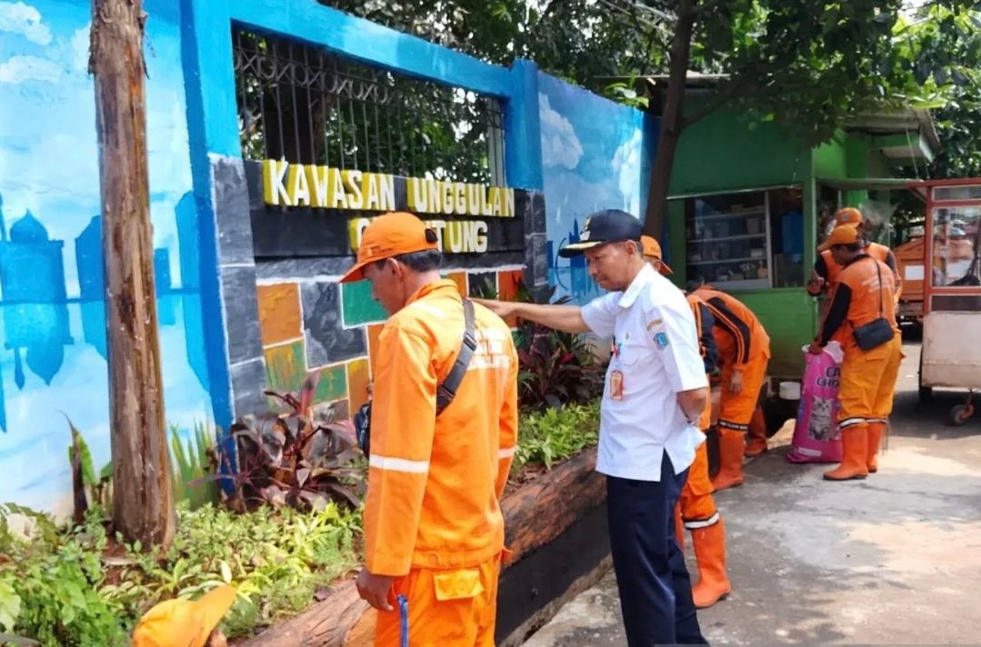 Transformasi Lahan, Bekas TPS di Pasar Rebo Kini Jadi Taman Ruang Hijau