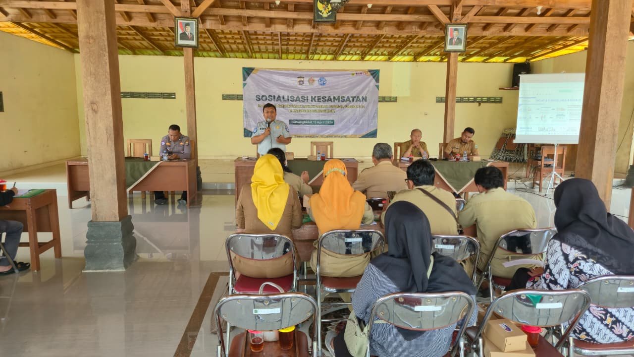Perkuat Kesadaran Masyarakat, Sosialisasi Kesamsatan dan Keselamatan Lalu Lintas Digelar di Kelurahan Ngipak
