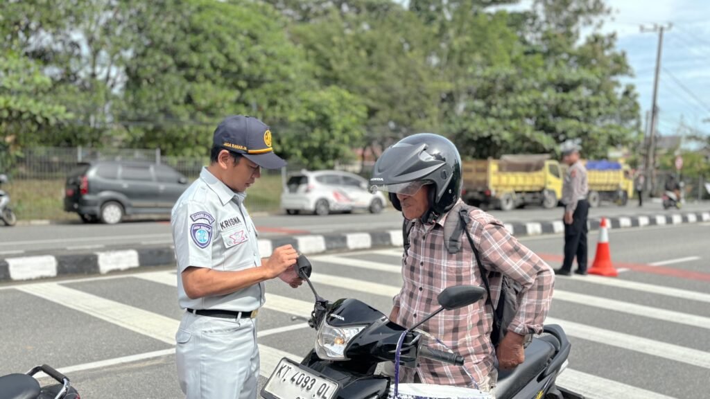 Sinergi Tim Pembina Samsat Bontang Melalui Operasi Gabungan untuk Meningkatkan Kepatuhan Wajib Pajak Kendaraan
