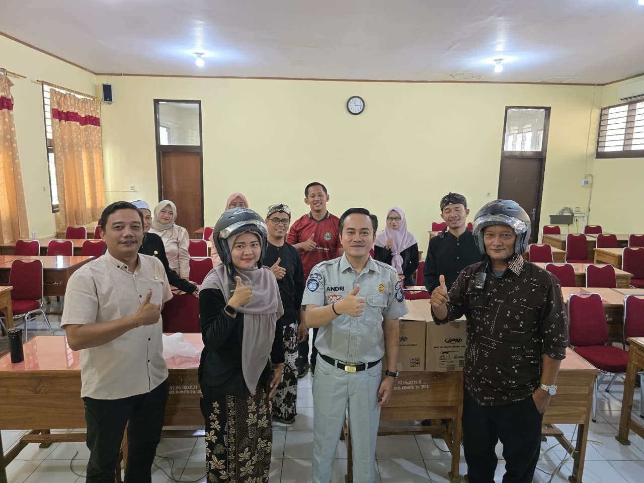 Upaya Keselamatan Lalu Lintas, Jasa Raharja Cabang Cirebon Gelar Pengajar Peduli Keselamatan Lalu Lintas (PPKL) Di SMAN 4 Kota Cirebon