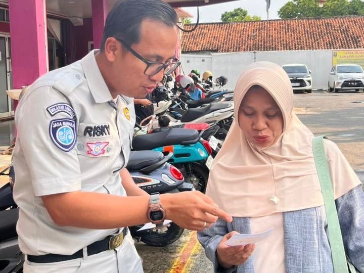 Dorong Kesadaran Wajib Pajak, Jasa Raharja Cabang Metro Pasang Addlips dan Gelar Glorifikasi Program Gebyar Samsat