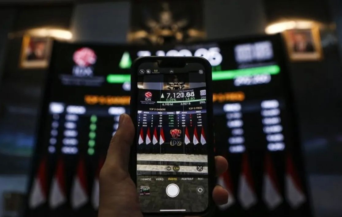 Laju IHSG Kembali ke Zona Hijau di Tengah Penguatan Bursa Saham Kawasan Asia