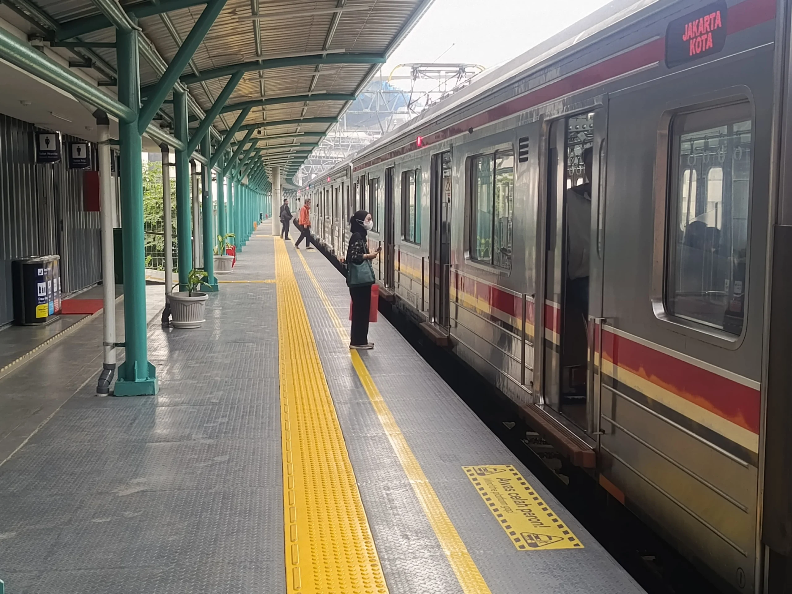 Baru Seminggu, Pengguna KRL Stasiun JIS Naik 300 Persen