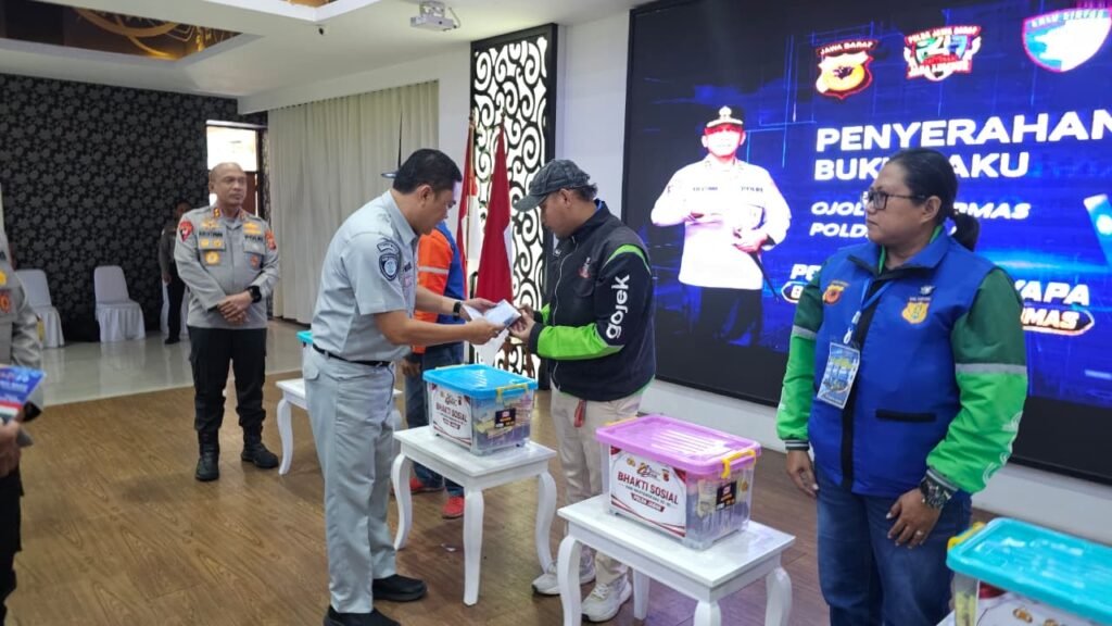 Sambut Hari Bhayangkara ke-80, Jasa Raharja Jawa Barat Dukung Ditlantas Polda Jabar Gelar “Polantas Menyapa Ojol Kamtibmas” untuk Perkuat Keselamatan Transportasi