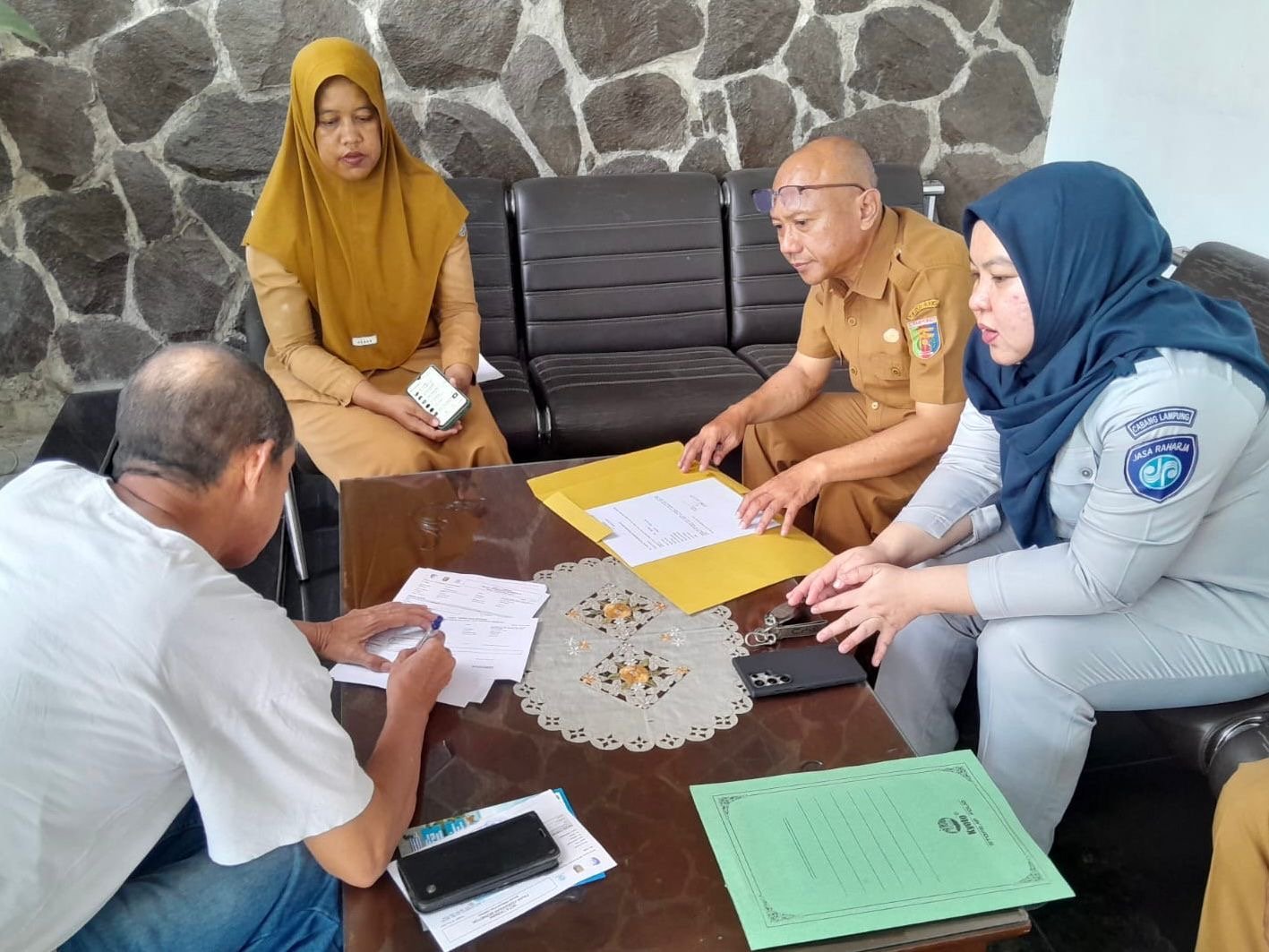 Door to Door, Jasa Raharja dan UPTD Samsat Metro Gencarkan Penyampaian Nota Tagihan serta Sosialisasi Program Keringanan Pajak