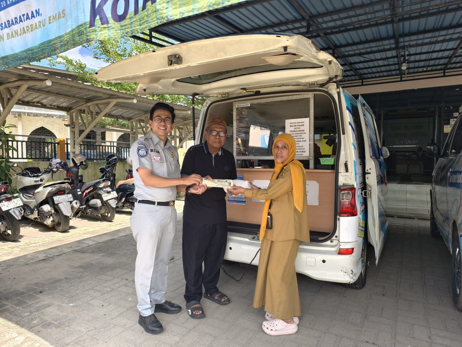 Tim Pembina Samsat Banjarbaru Dekatkan Layanan di Kelurahan Landasan Ulin Tengah