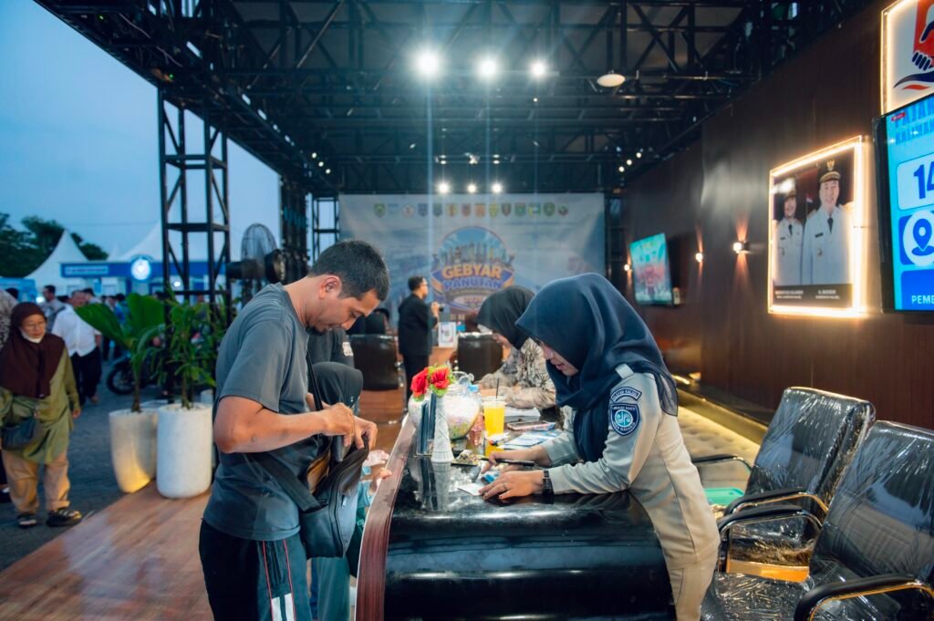 Rayakan Hari Jadi ke-76 Kalsel, Tim Pembina Samsat Hadirkan Layanan Samsat dan Undian Berhadiah di Expo Kalsel 2026