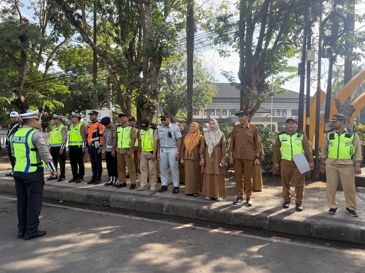 Operasi Gabungan Tim Pembina Samsat Mataram, Jasa Raharja NTB Dorong Kepatuhan Pembayaran PKB dan SWDKLLJ