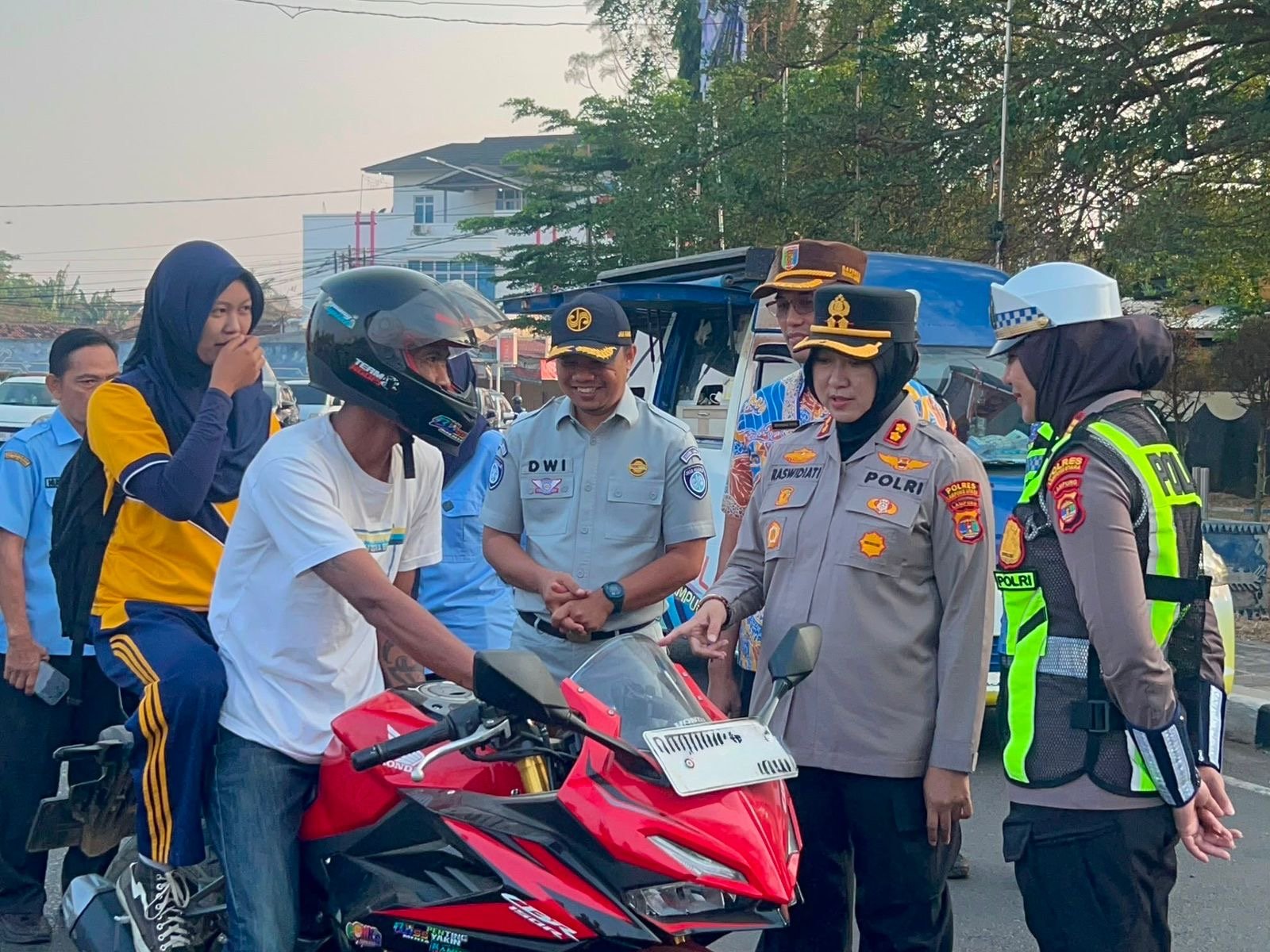 Operasi Gabungan di Kotabumi, Jasa Raharja dan Tim Terpadu Dorong Kepatuhan Berkendara serta Pajak Kendaraan