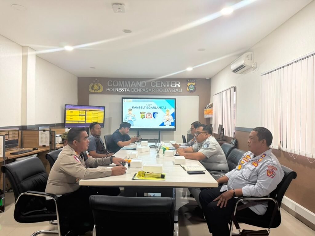 Jasa Raharja Bali Fokus Upaya Pencegahan Kecelakaan di Titik Rawan Kecelakaan di Denpasar Bersama FLLAJ
