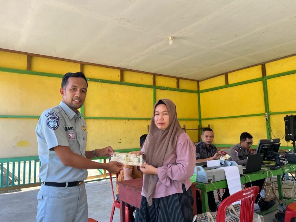 Jasa Raharja Sintang Dukung Samsat Gokatan, Dekatkan Pelayanan Kendaraan Bermotor bagi Warga Kapuas Hulu