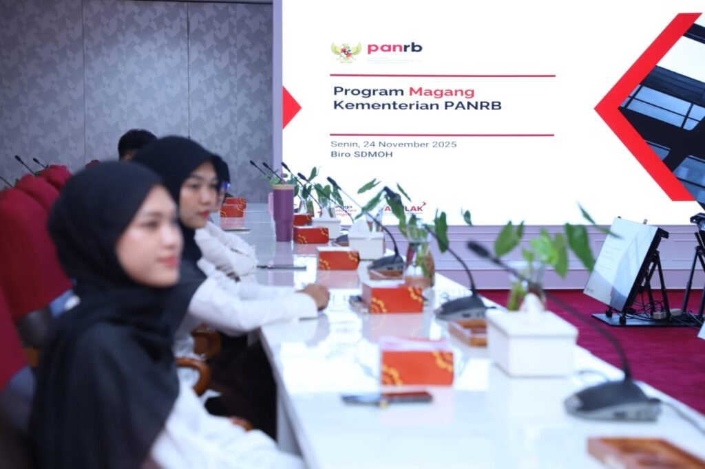 MenPANRB Dorong Peserta Magang Belajar Bekerja untuk Layani Masyarakat