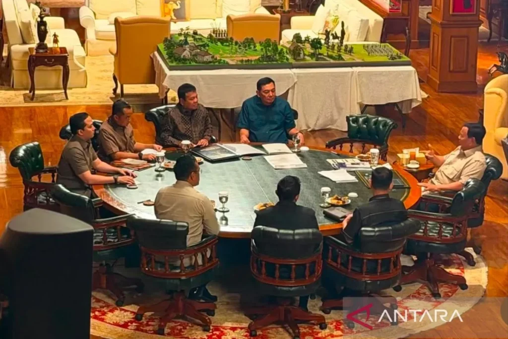 Prabowo Perintahkan Pertamina dan PLN Pangkas Anak-Cucu Perusahaan