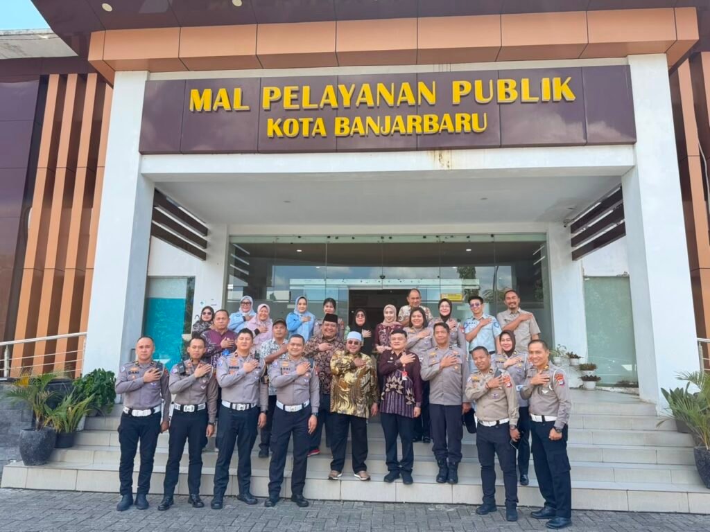 Kunjungan Komisi III DPR RI, Tim Pembina Samsat Banjarbaru Perkenalkan Layanan Samsat Terpadu