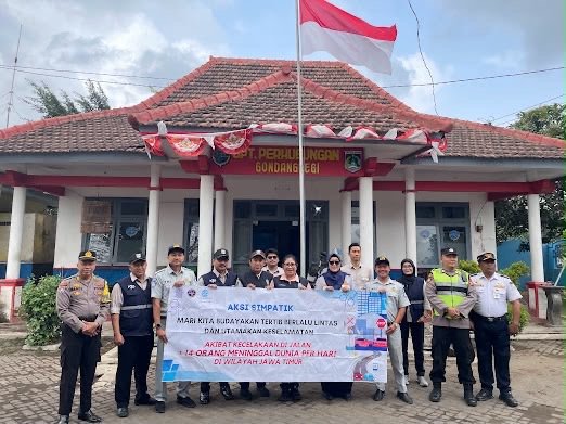 Aksi Simpatik Samsat Talangagung Bersama Polsek Gondanglegi Edukasi Layanan Samsat kepada Masyarakat