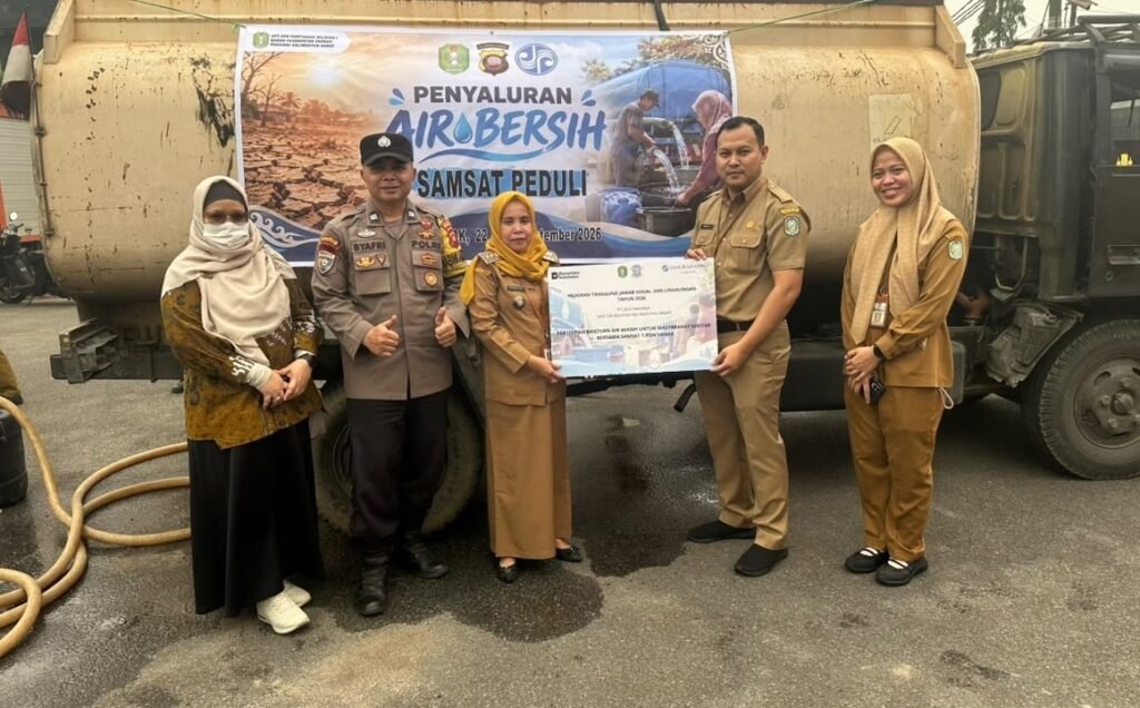 Jasa Raharja dan Samsat Pontianak Salurkan Air Bersih bagi Masyarakat melalui Program TJSL