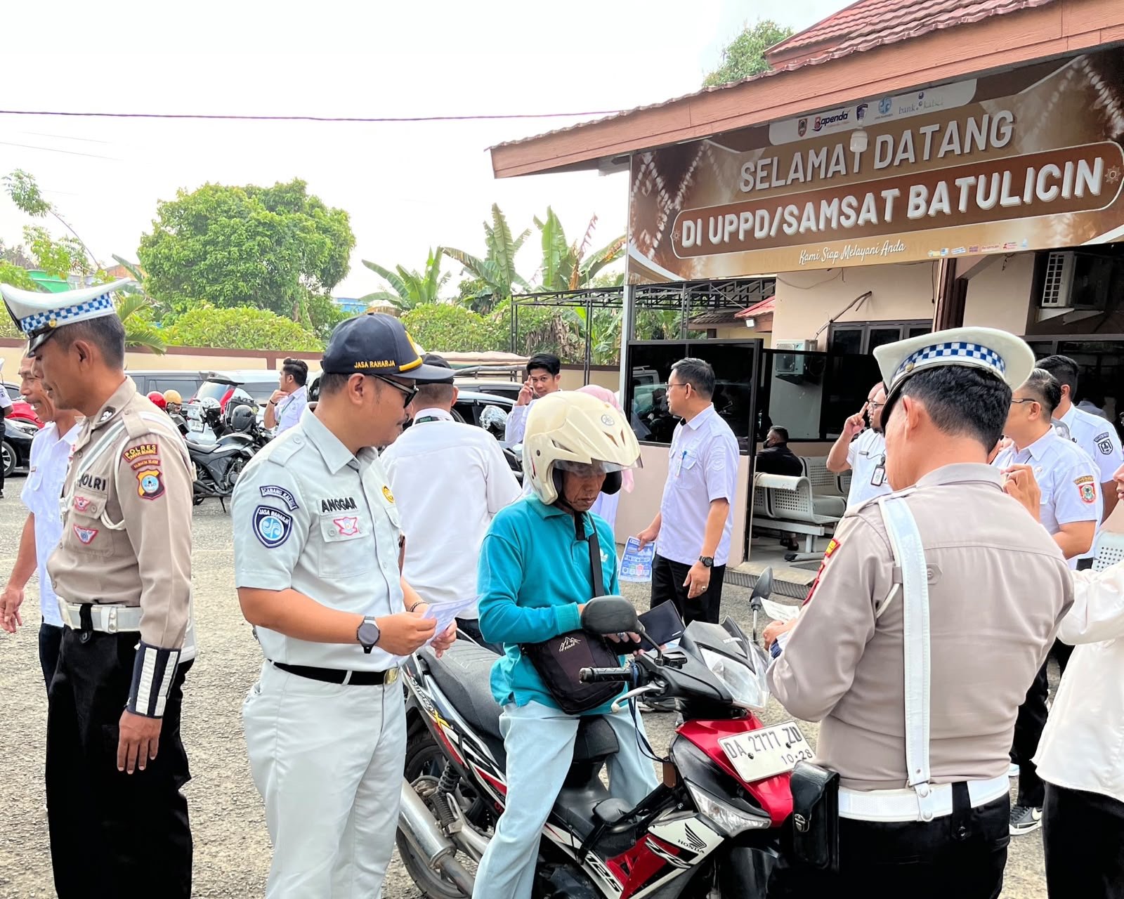Tim Pembina Samsat Batulicin Gelar Operasi Gabungan, Pengendara Diingatkan Manfaatkan Relaksasi Pajak Kendaraan 2026