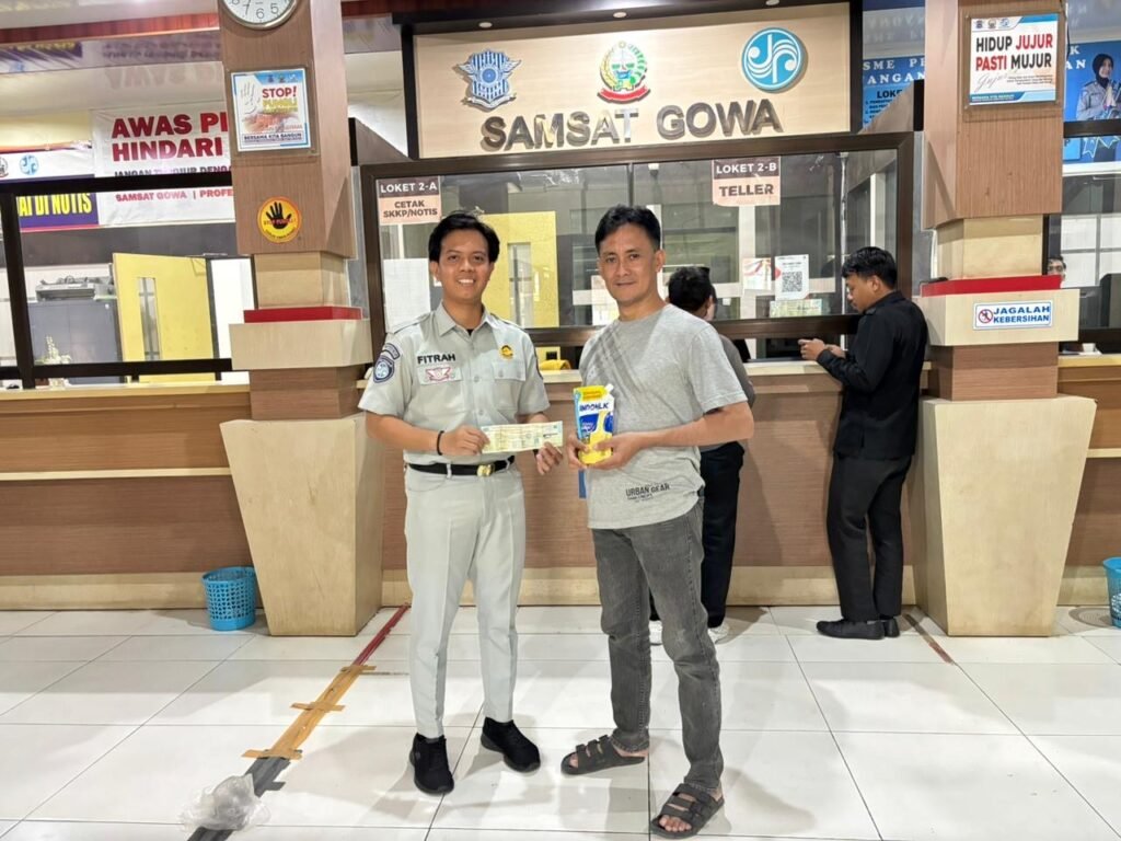 Jasa Raharja Sulsel dan Samsat Gowa Beri Apresiasi Wajib Pajak Taat Lewat Pembagian Sembako