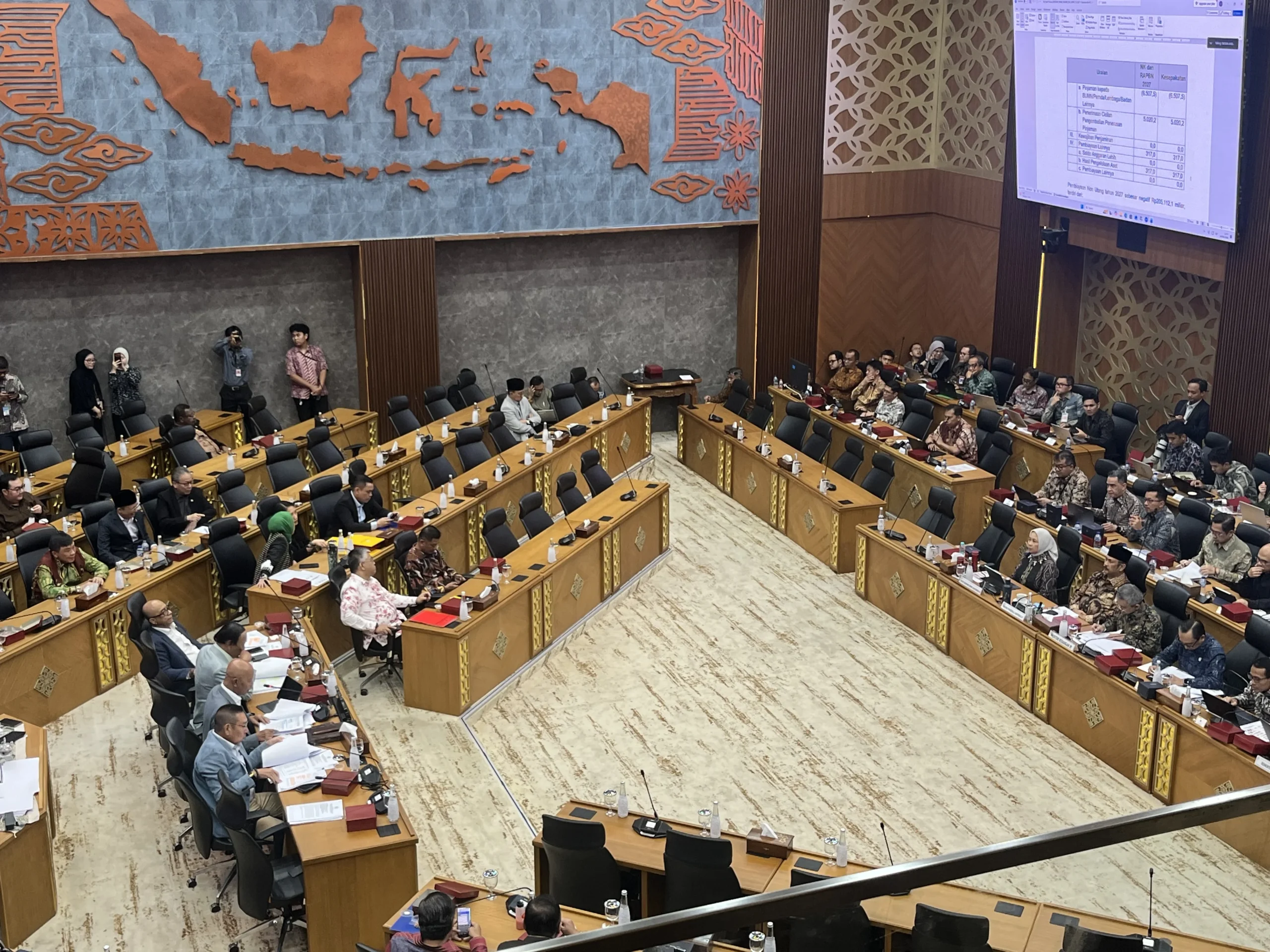 Banggar DPR Optimis Kuliah Gratis di PTN Bisa Terealisasi pada 2028