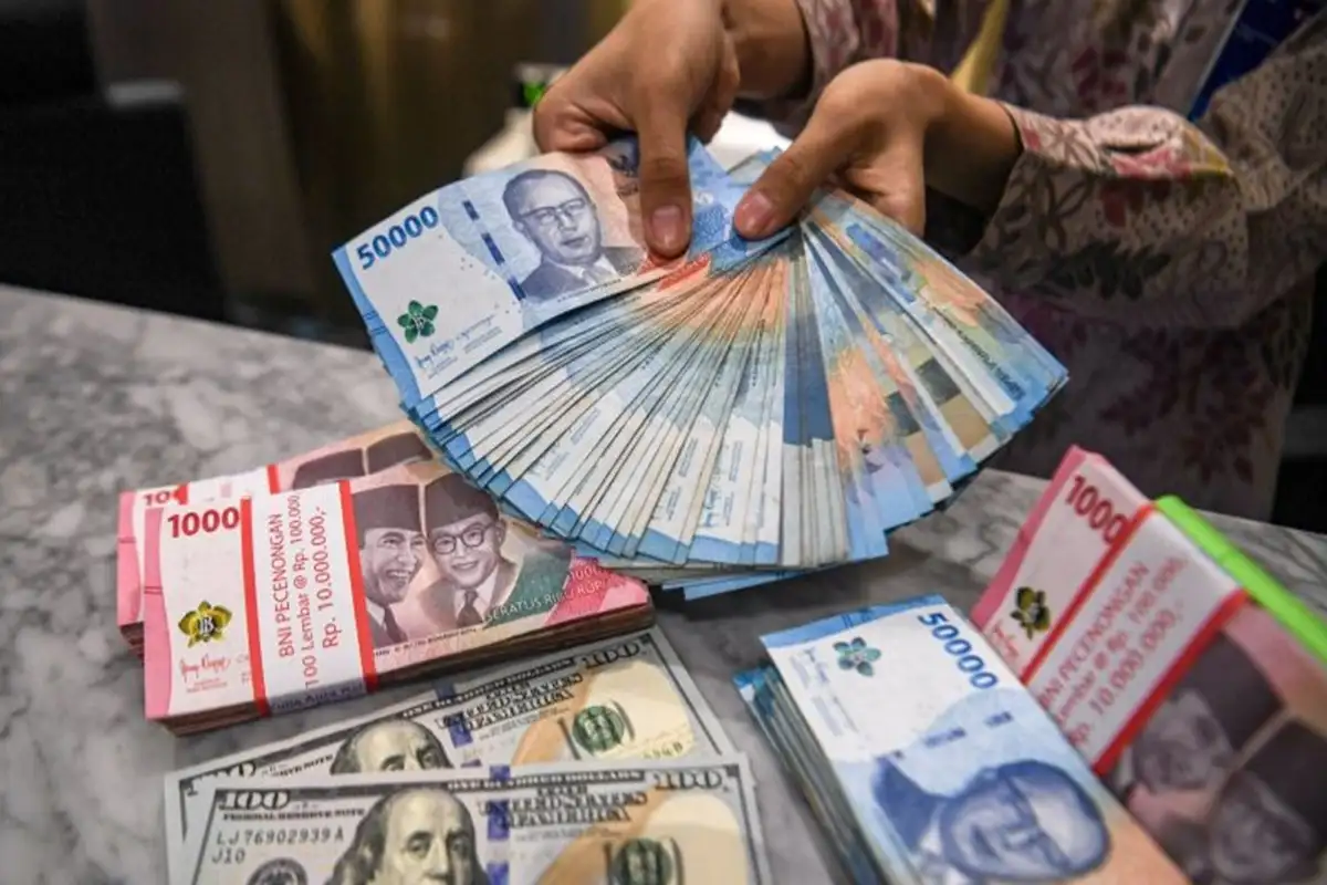 Rupiah Belum Bangkit Hari Ini, Tertahan di Rp17.936 per Dolar AS