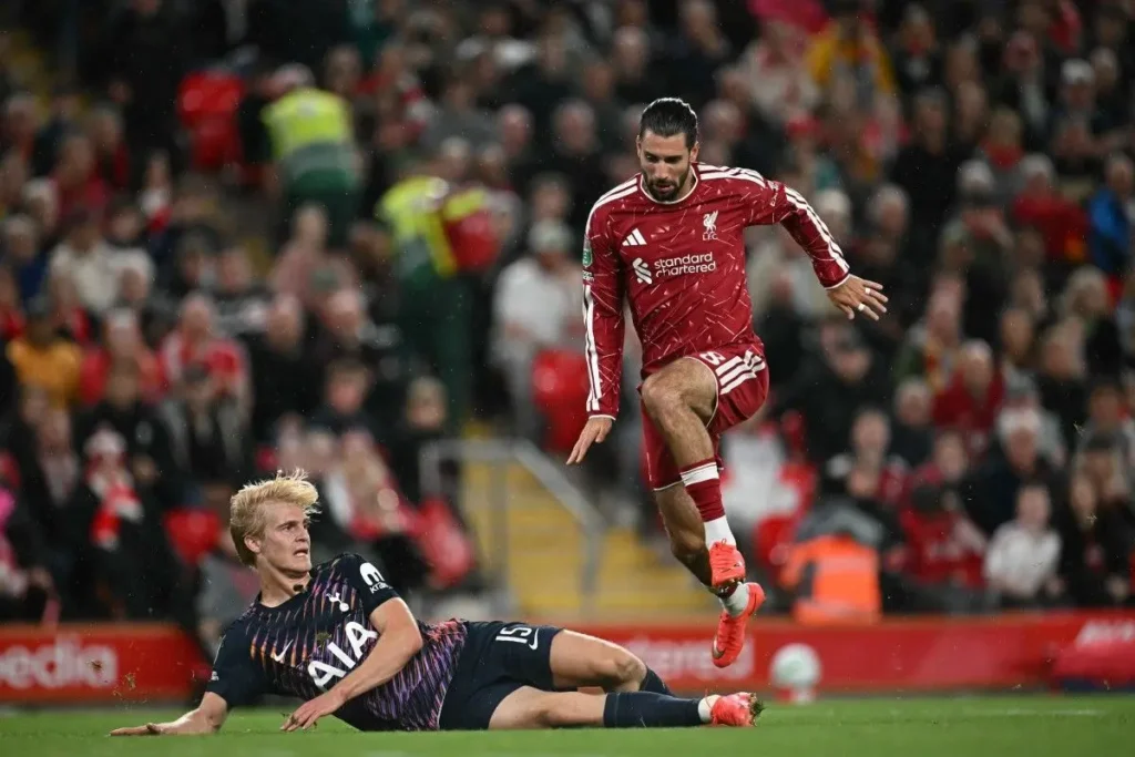 Liverpool Bungkam Tottenham 3-1 Lewat Permainan Dominan
