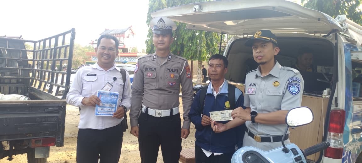 Tim Pembina Samsat Pelaihari: Ajak Masyarakat Tertib Administrasi Kendaraan di Gunung Kayangan
