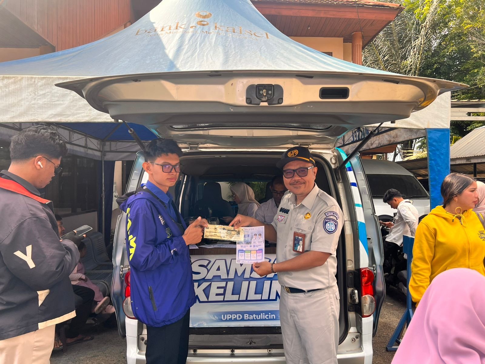 Operasi Gabungan Jadi Sarana Edukasi, Tim Pembina Samsat Batulicin Ajak Warga Tertib Pajak