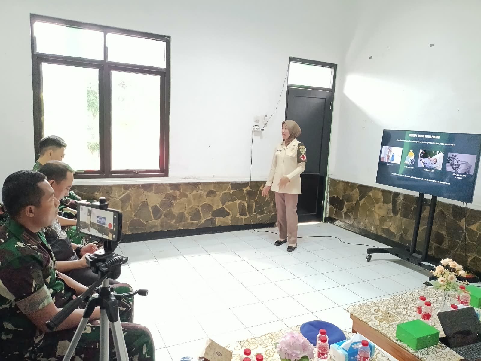 Tingkatkan Kemampuan Mitigasi Laka Lantas, Subdenpom Purwakarta Gelar Edukasi Safety Riding dan PPGD