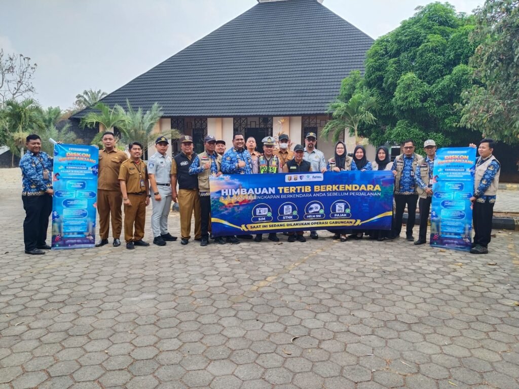 Razia Gabungan di Sukadana, Jasa Raharja Sosialisasikan Keringanan PKB-BBNKB dan Berikan Reward kepada Pengendara
